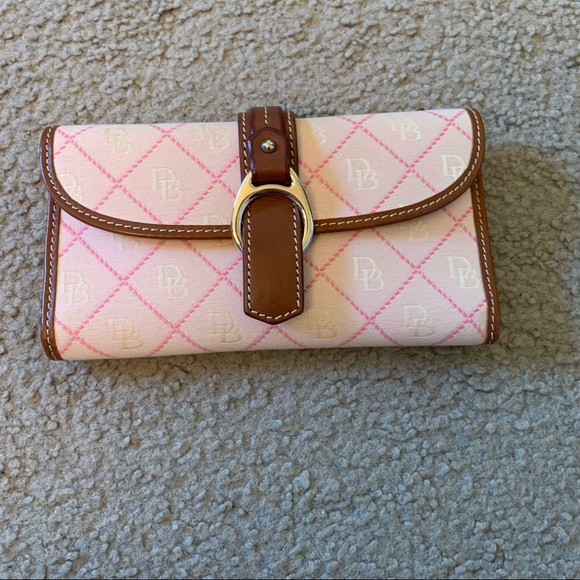 Dooney & Bourke Bag with Matching Wallet - Picture 6 of 12